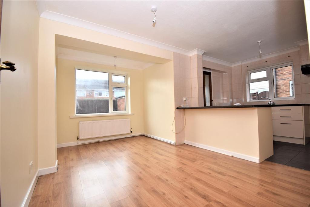 Byfield Road, Scunthorpe 3 bed semidetached house £530 pcm (£122 pw)