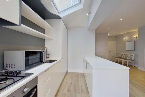 83 Ravensbury Road, London, SW18 4RX
