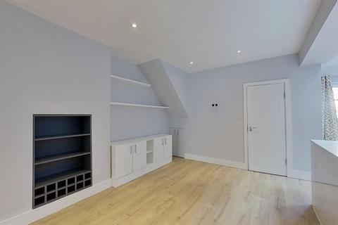 83 Ravensbury Road, London, SW18 4RX