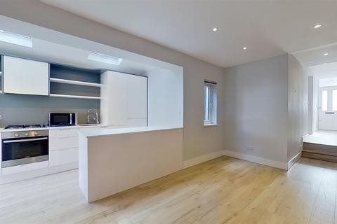 83 Ravensbury Road, London, SW18 4RX