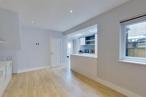 83 Ravensbury Road, London, SW18 4RX