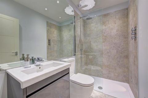 83 Ravensbury Road, London, SW18 4RX
