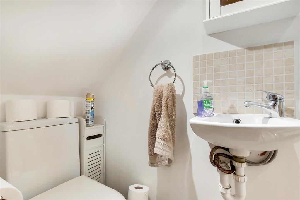 8 Shower Room-1.jpg