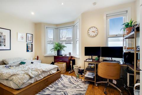 15 Poplars Road, London, E17 9AT