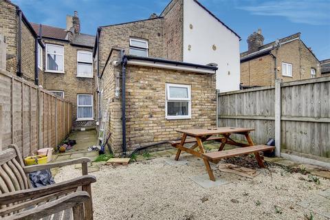 15 Poplars Road, London, E17 9AT