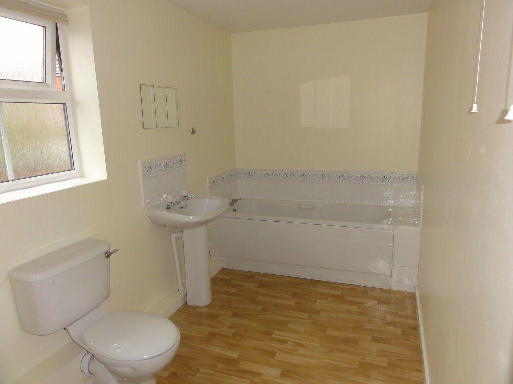 Kernal Road, Whitecross, Hereford, HR4 0PR 2 bed flat £595 pcm (£137 pw)