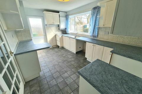 69 Bettina Close, Nuneaton, CV10 9EX
