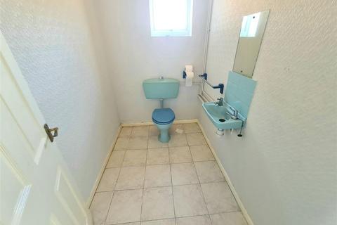 69 Bettina Close, Nuneaton, CV10 9EX