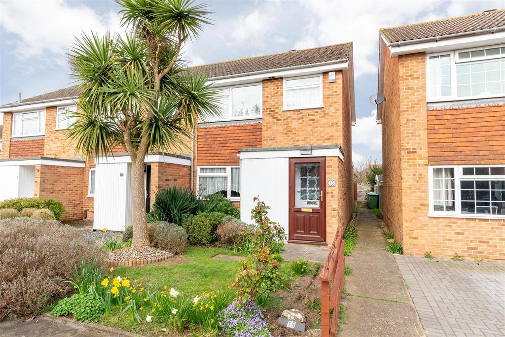 Willowhayne Drive, Walton on Thames 3 bed end of terrace house £464,950