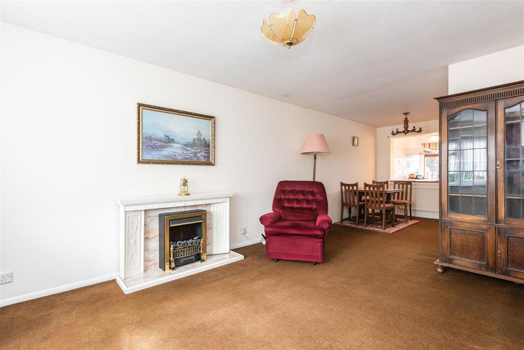 Willowhayne Drive, Walton on Thames 3 bed end of terrace house £464,950