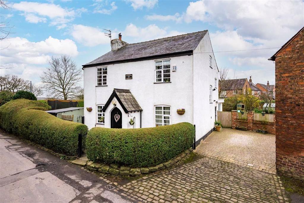The Hillocks, Croston Leyland, PR26 4 bed farm house £795,000