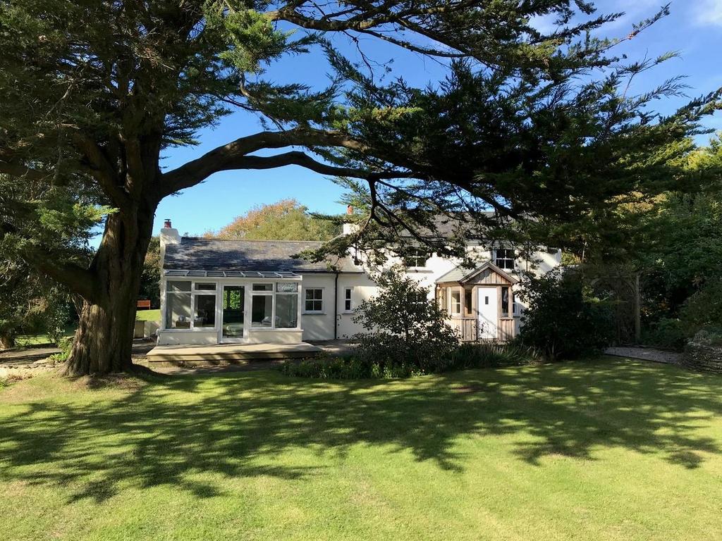 St. Annes Hill, Bude 4 bed detached house £1,750 pcm (£404 pw)