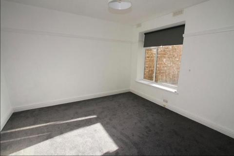 2 bedroom flat to rent - London Road, Leigh-On-Sea