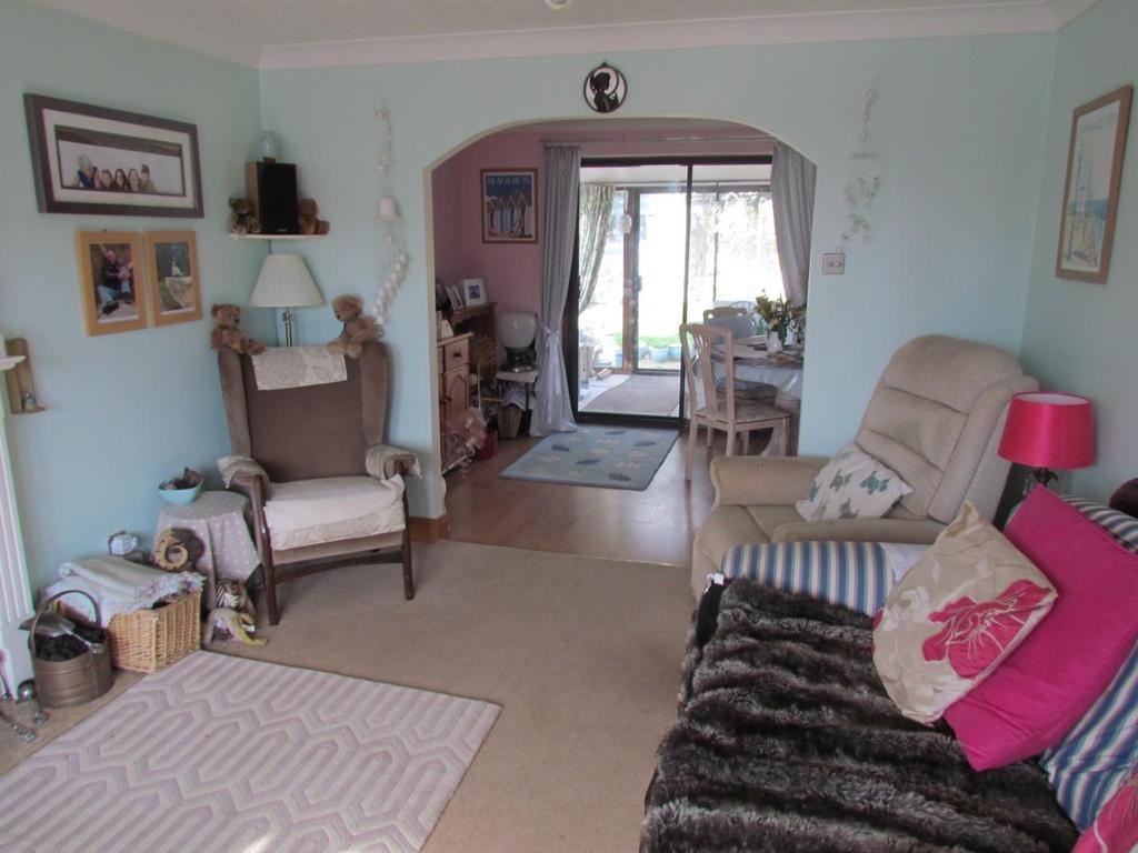 Ruffa Lane, Pickering. YO18 7HN 3 bed detached house £280,000