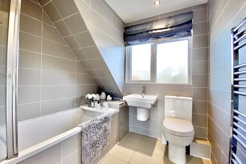 100 Flowerhill Way, Istead Rise, Gravesend, DA13 9DW