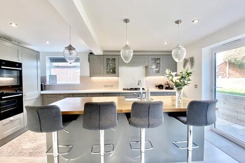 100 Flowerhill Way, Istead Rise, Gravesend, DA13 9DW