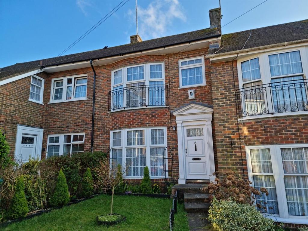 Brompton Close, Brighton 3 bed terraced house £6,045 pcm (£1,395 pw)