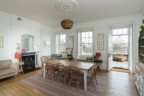 5 The Paragon, Bristol, BS8 4LA