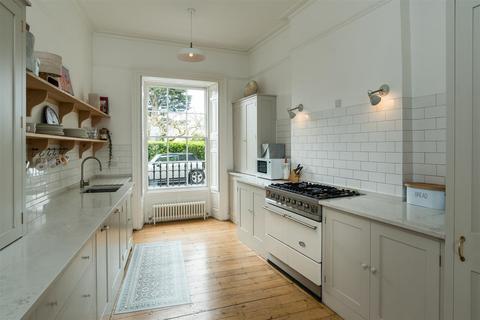 5 The Paragon, Bristol, BS8 4LA