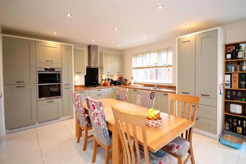 34 Apple Grove, Hereford, HR4 0EA
