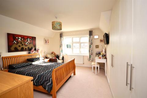 34 Apple Grove, Hereford, HR4 0EA