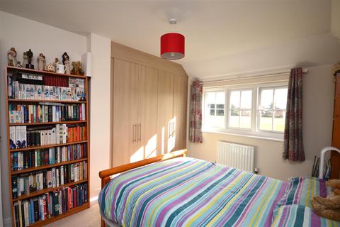 34 Apple Grove, Hereford, HR4 0EA