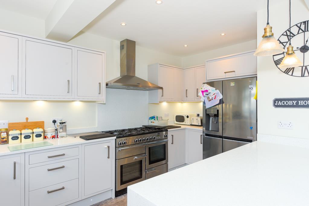 (Rightmove)  (5 of 27).jpg