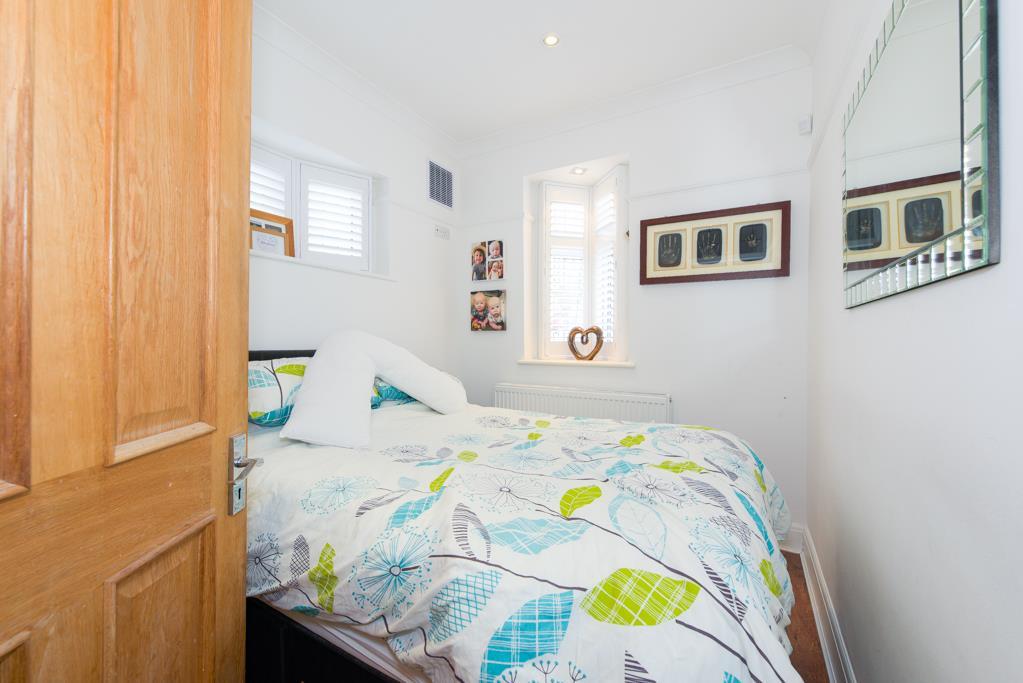 (Rightmove)  (12 of 27).jpg