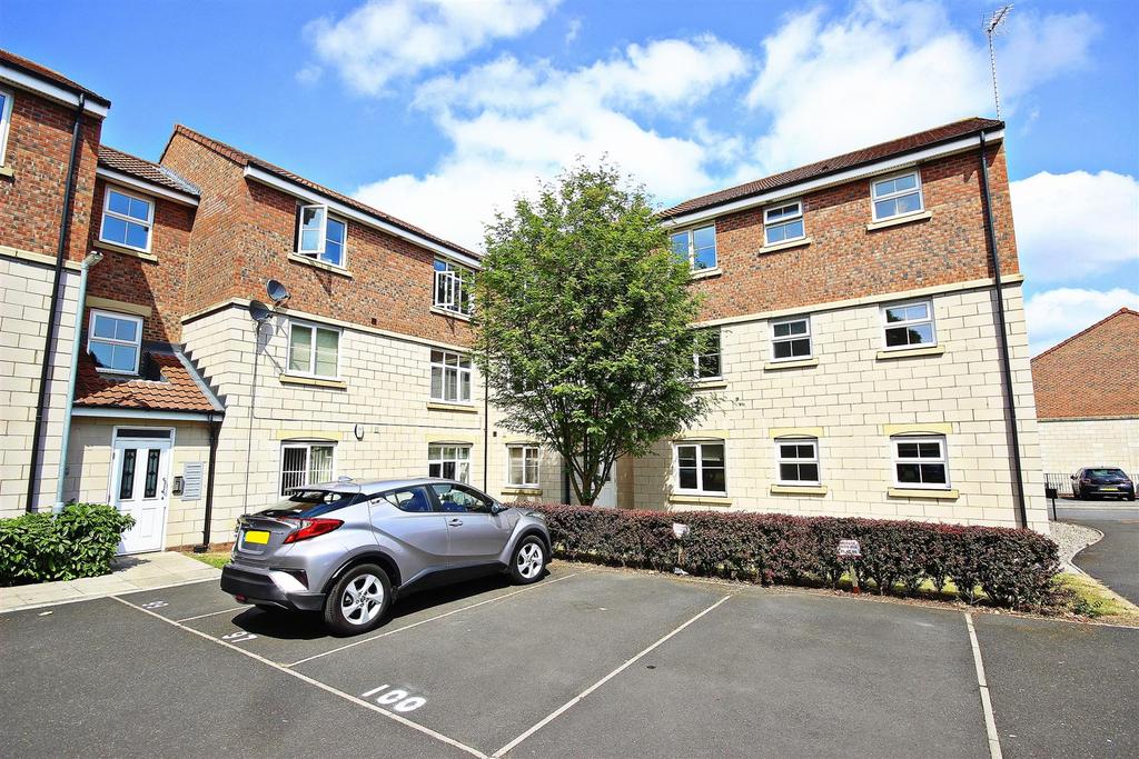 Highfield Rise, Chester Le Street 2 bed flat £99,950