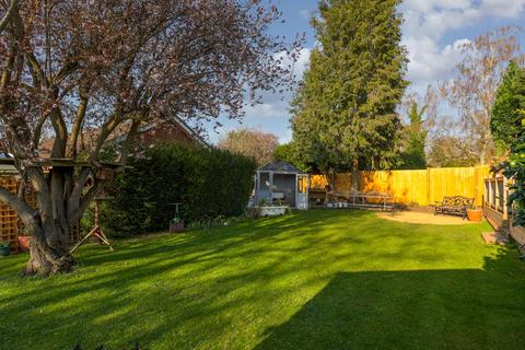 5 Stag Leys, Ashtead, KT21 2TD