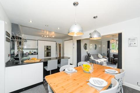 5 Stag Leys, Ashtead, KT21 2TD