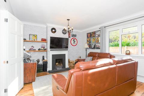 5 Stag Leys, Ashtead, KT21 2TD