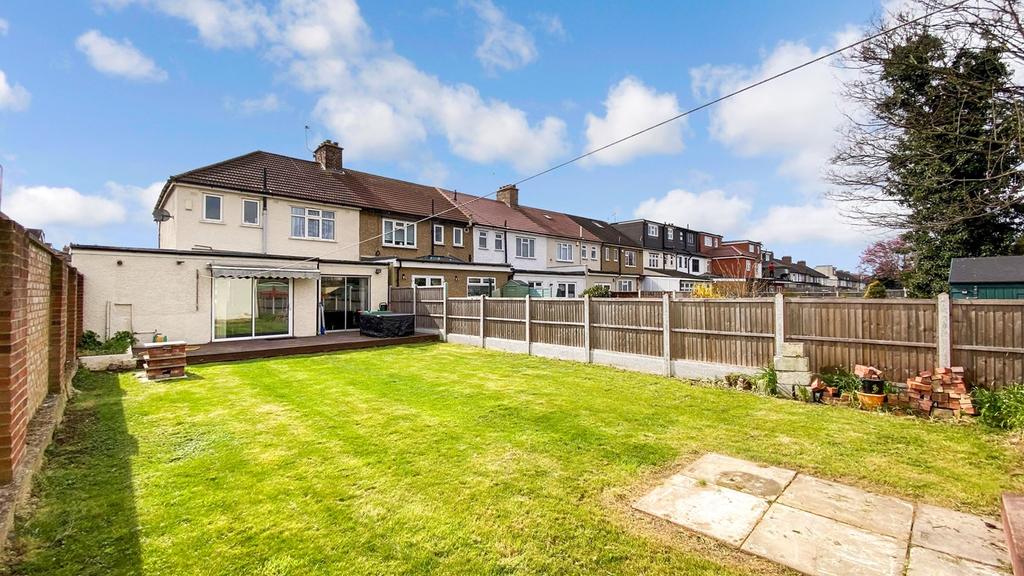 Wards Road, NEWBURY PARK, IG2 4 bed end of terrace house £600,000