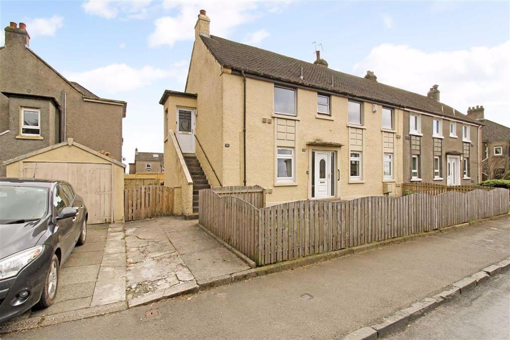 Kirklandneuk Road, Renfrew 3 bed flat £70,000