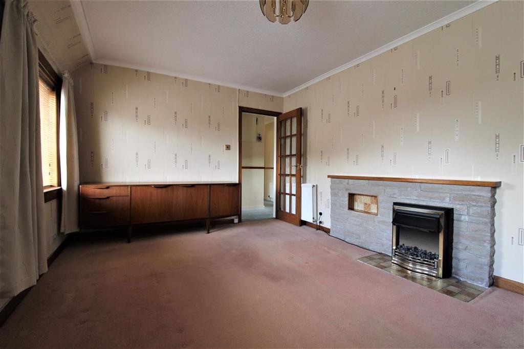 Kirklandneuk Road, Renfrew 3 bed flat £70,000