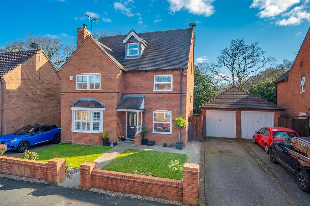 Meadow Pleck Lane, Dickens Heath... 4 bed detached house £599,950