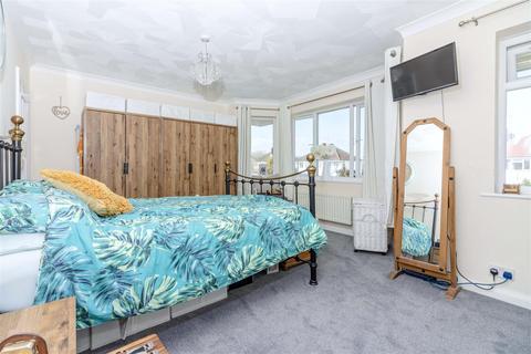 115 Ardingly Drive, Goring By Sea, Worthing, BN12 4TW