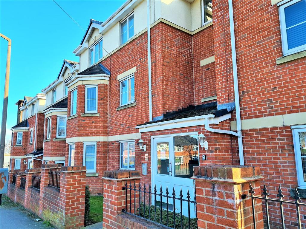West Street, Hoyland, Barnsley 2 bed apartment £90,000