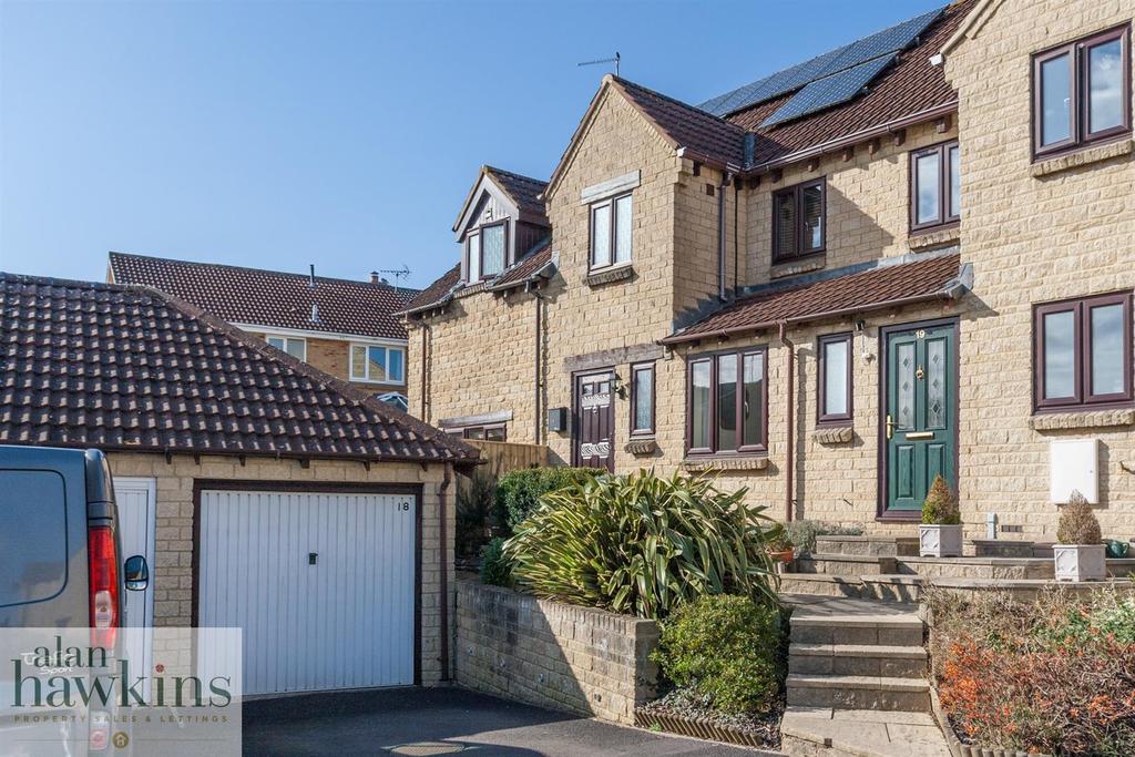 Roebuck Close, Royal Wootton Bassett SN4 8 5 bed semidetached house