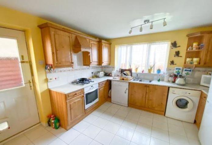 10 Bentley kitchen.JPG