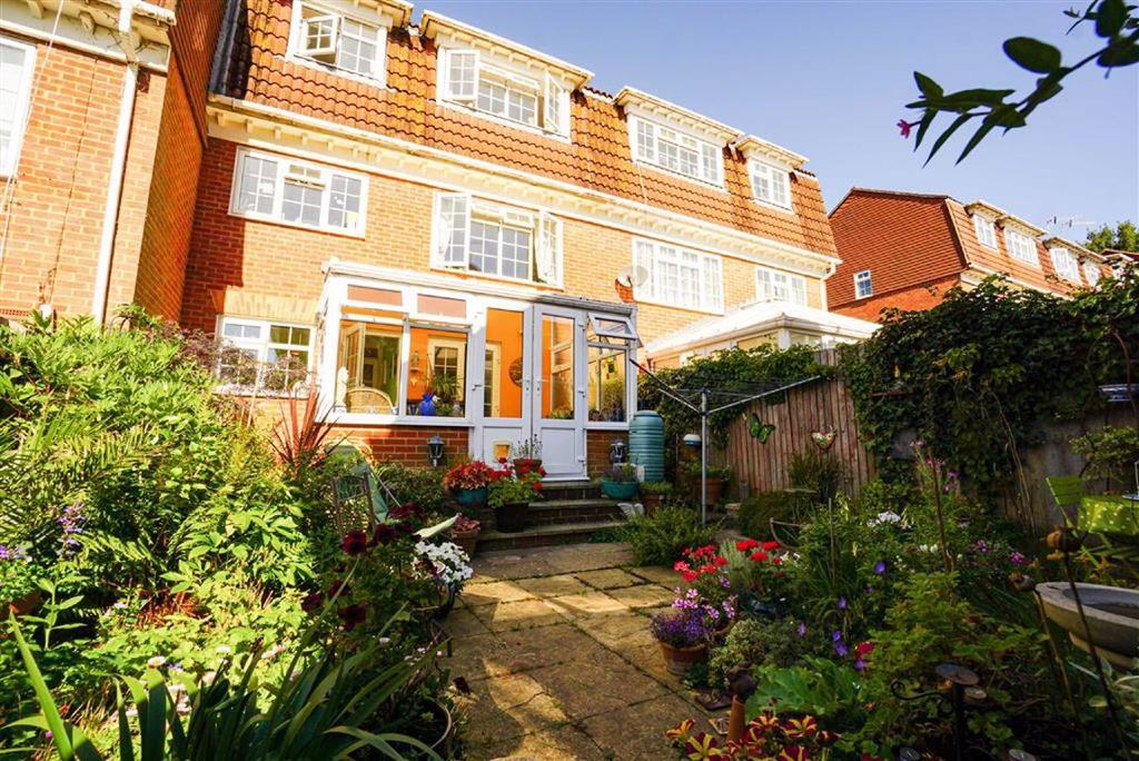 Brittany Road, St. Leonardsonsea, East Sussex 4 bed terraced house