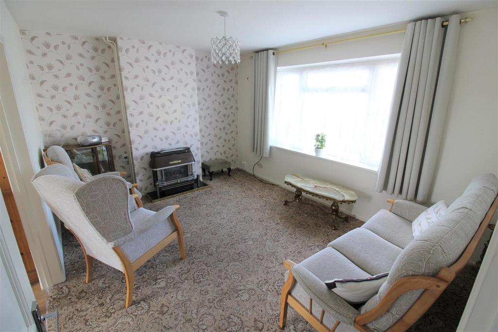 Sandyleaze, Longlevens, Gloucester 3 bed semidetached house £230,000