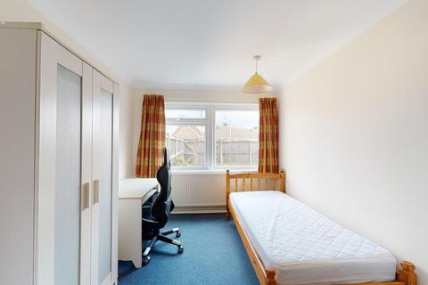 12 The Close, Canterbury, CT2 7TP