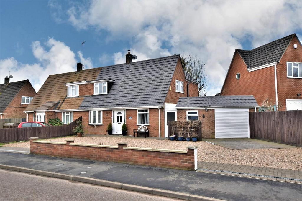 Waverley gardens, Stamford 2 bed semidetached house £389,950