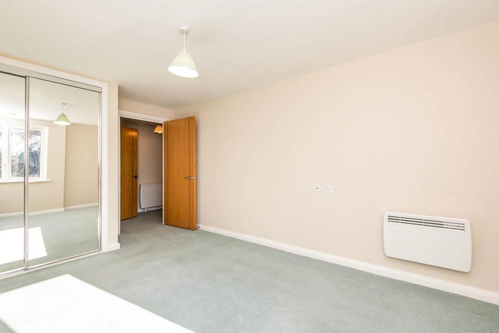 Bedroom 1.jpg