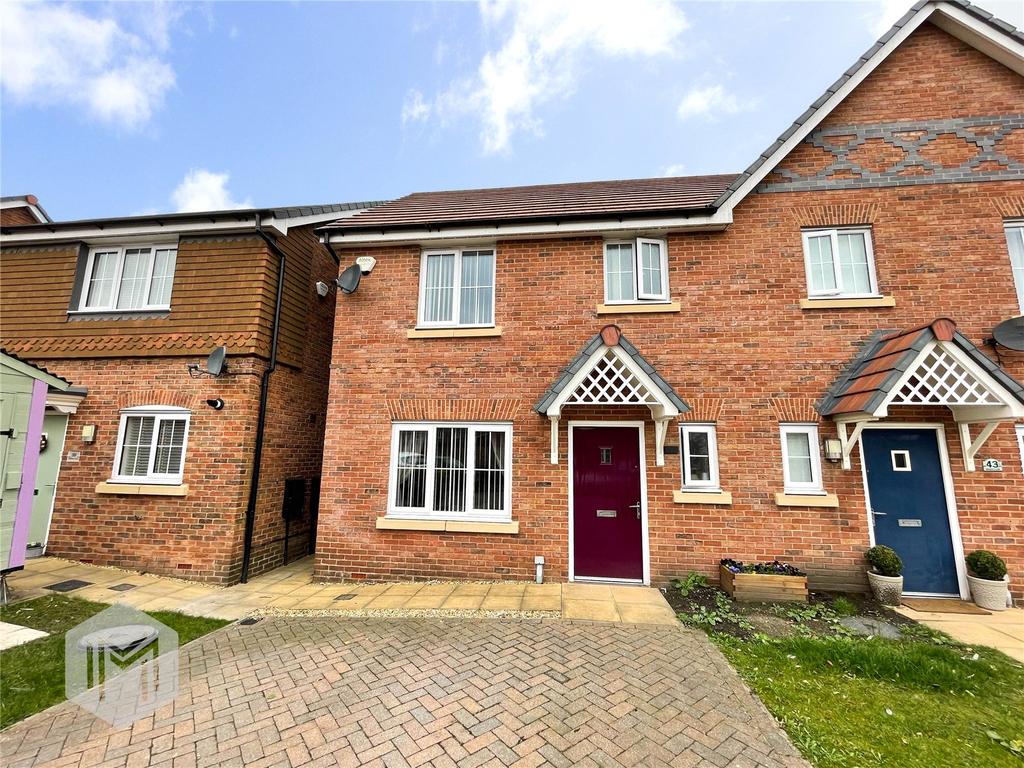 Weaver Close, Heywood, OL10 3 bed semidetached house £185,000