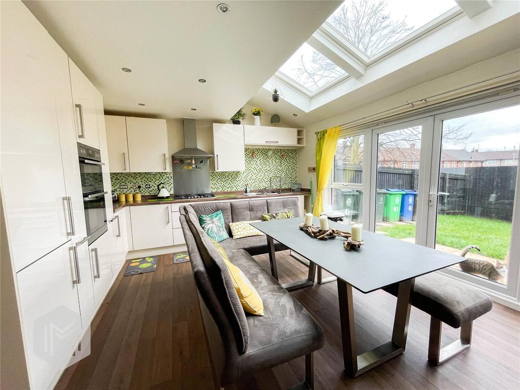 Weaver Close, Heywood, OL10 3 bed semidetached house £185,000