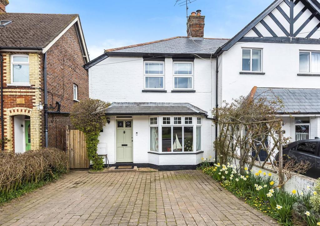 Woodside Road, Chiddingfold, Godalming, GU8 4 bed end of terrace house