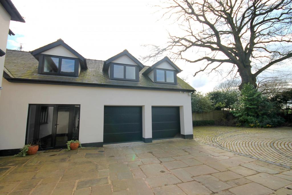Chester Road, Mere, Knutsford 2 bed house £2,600 pcm (£600 pw)