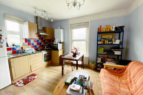 1 bedroom apartment to rent, Gordon Road, Ealing